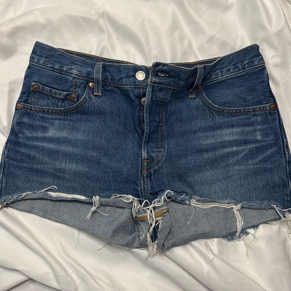 Levi 501 Shorts. Item 093